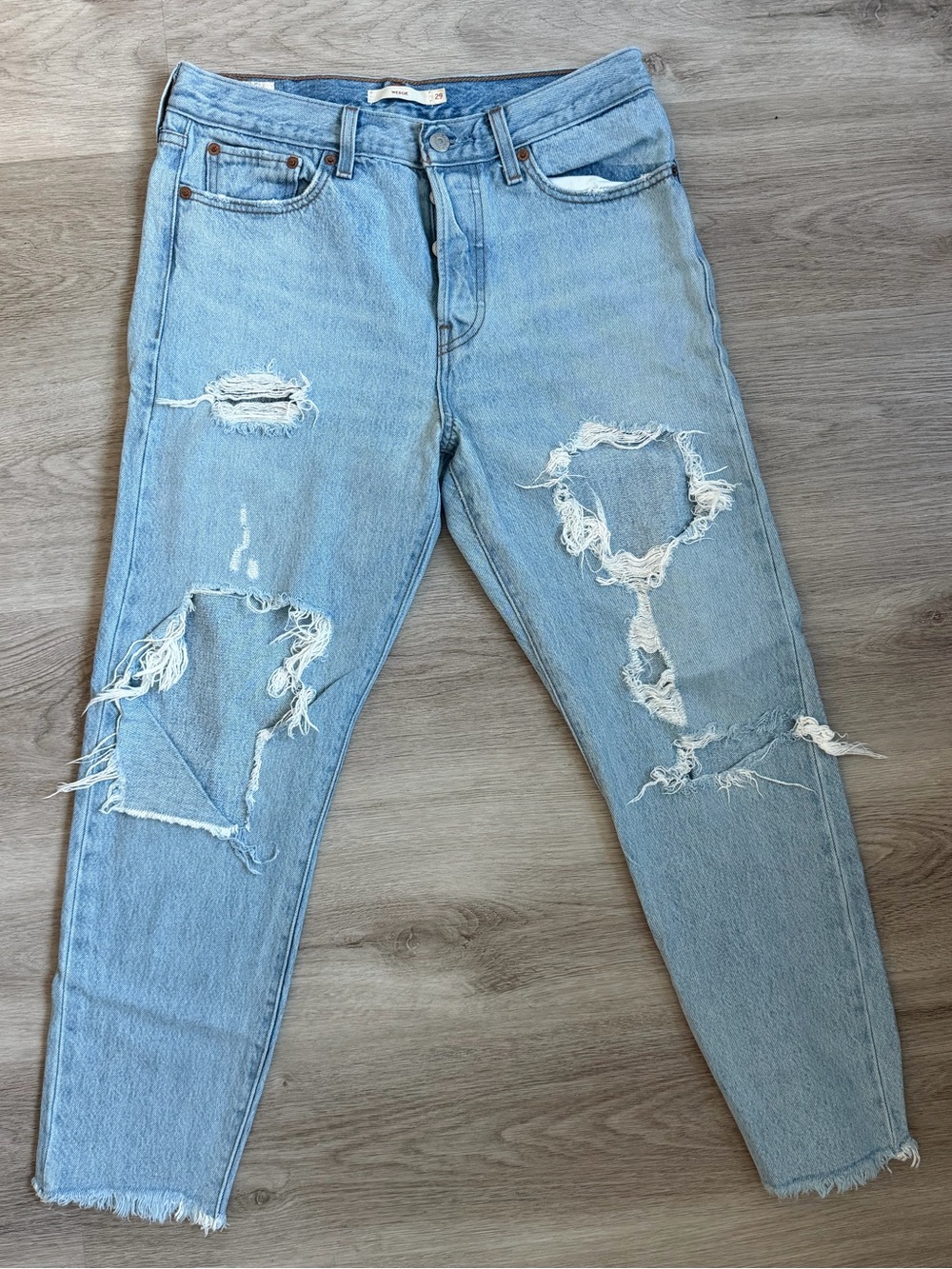 Light Wash Distressed Levi’s Wedgie Jeans